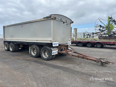 2012 BTE 7.2 m Quad Dog Tipping Trailer