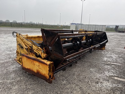 New Holland 4.5 m Combine Header