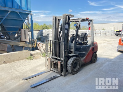 2017 Toyota 8FDU25 4500 lb Pneumatic Tire Forklift