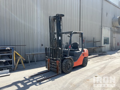 2015 Toyota 8FDU32 3350 lb Pneumatic Tire Forklift
