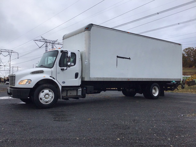 2016 Freightliner M2 106 4x2 Van Truck 2016 Freightliner M2 106 4x2 Van Truck
