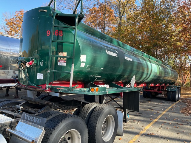 1990 Heil 7500 gal T/A Tanker Trailer
