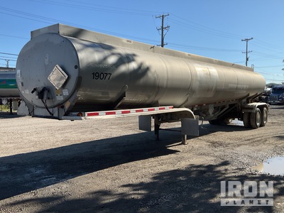 1995 Fruehauf 9200 gal T/A Tanker Trailer