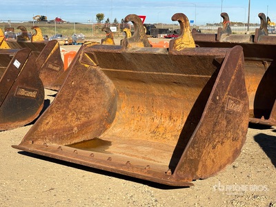 Brandt 68 in Q/C Cleanup دلو حفارة