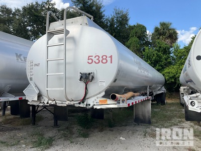 2000 Heil 9200 gal T/A Tanker Trailer (Inoperable)