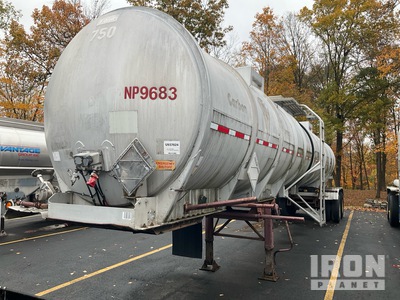 1996 Polar DOT406 8200 gal T/A Trailer cisterna