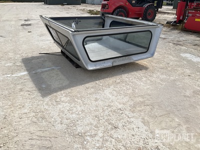 Leer Truck Cap
