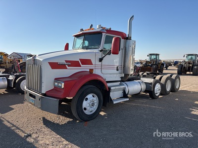 2004 Kenworth T800 8x4 Ciągnik siodłowy z kabiną dzienną Tri/A