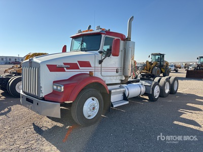 2004 Kenworth T800B 8x4 Tri/A Day Cab Truck Tractor