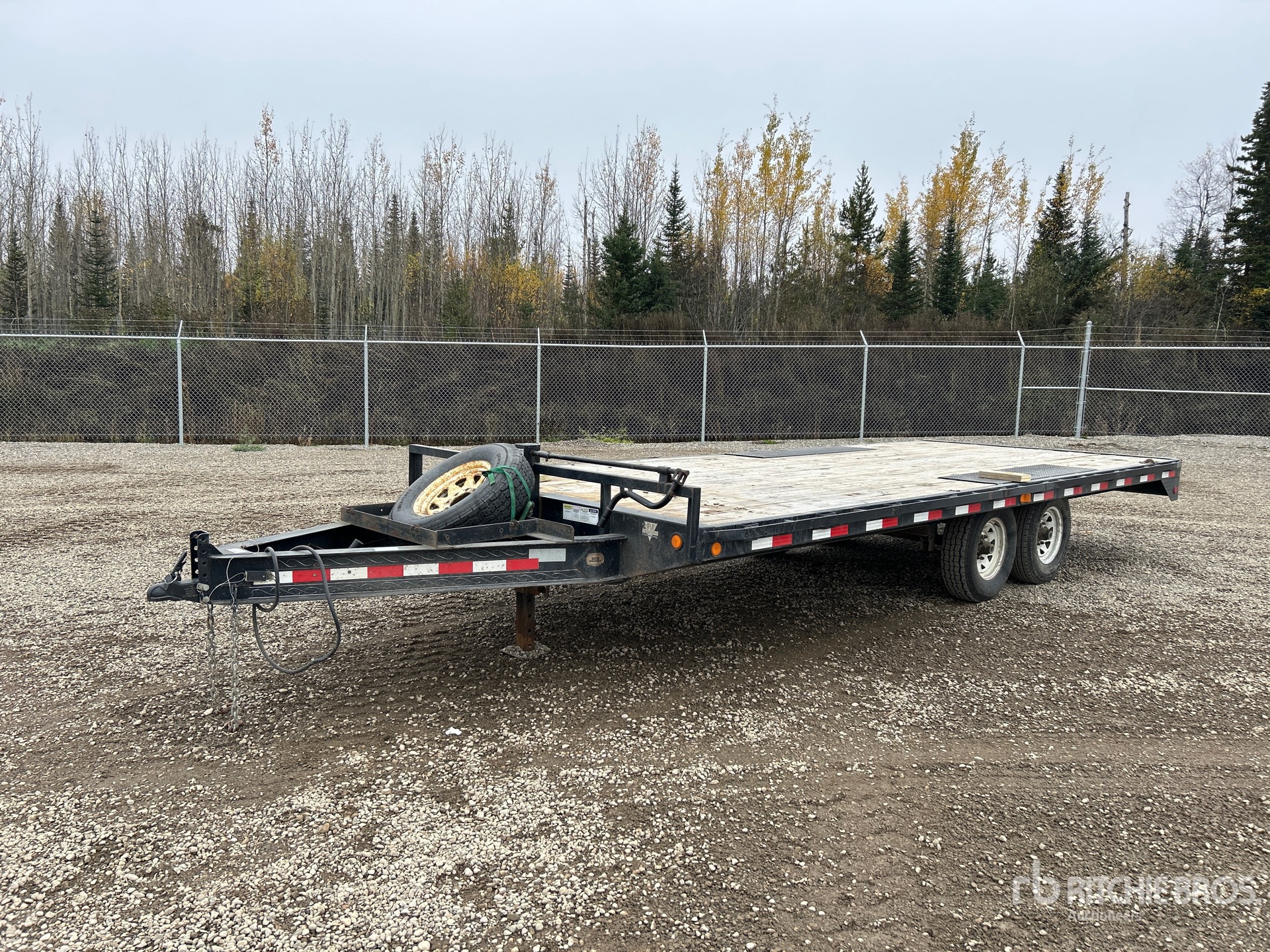 2011 PJ Trailers F8262 20 ft T/A Flatbed Trailer