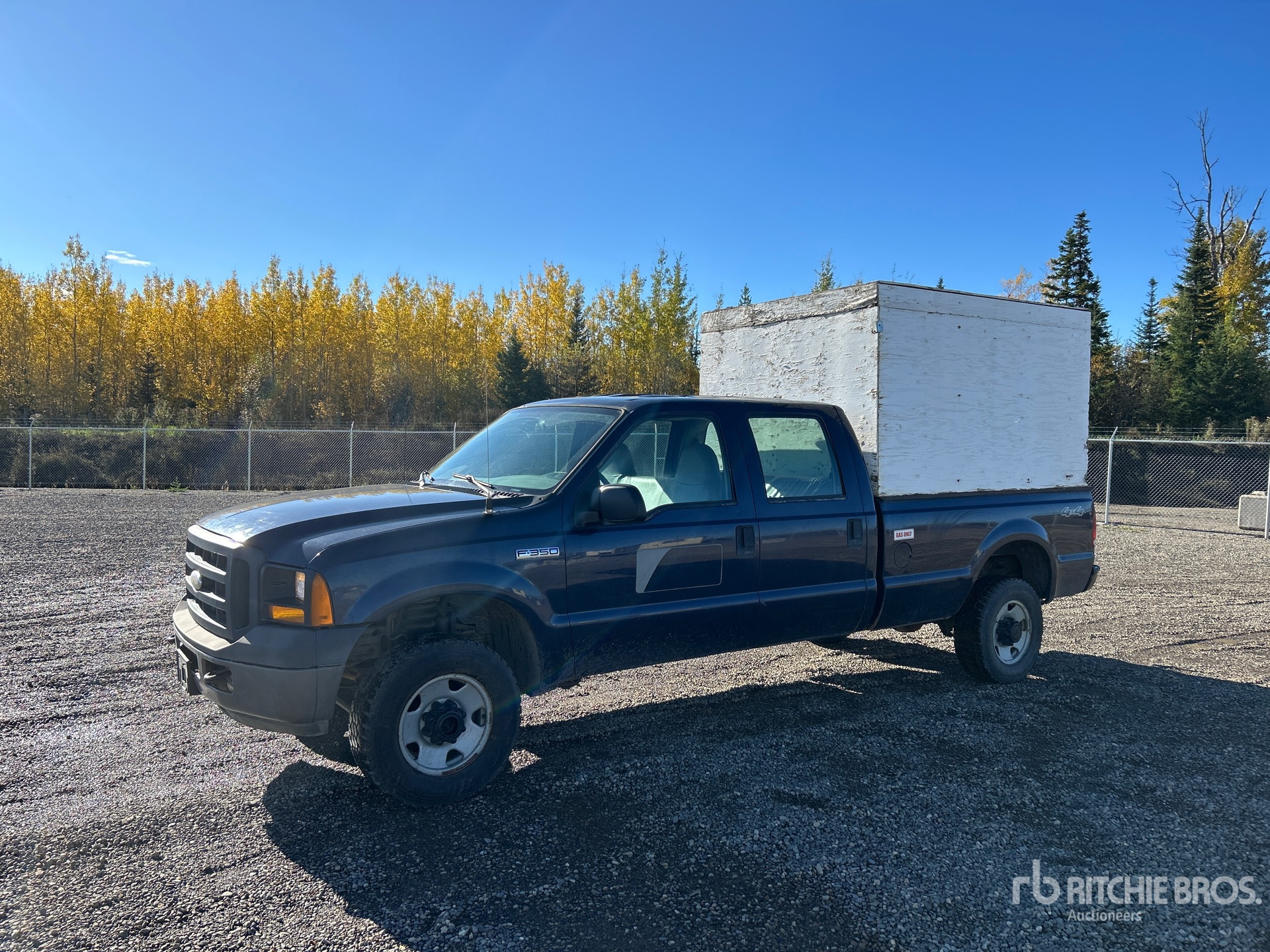 2006 Ford F-350 4x4 Crew Cab Pickup