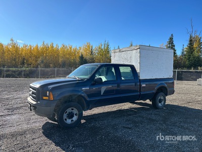 2006 Ford F-350 4x4 Crew Cab Pickup