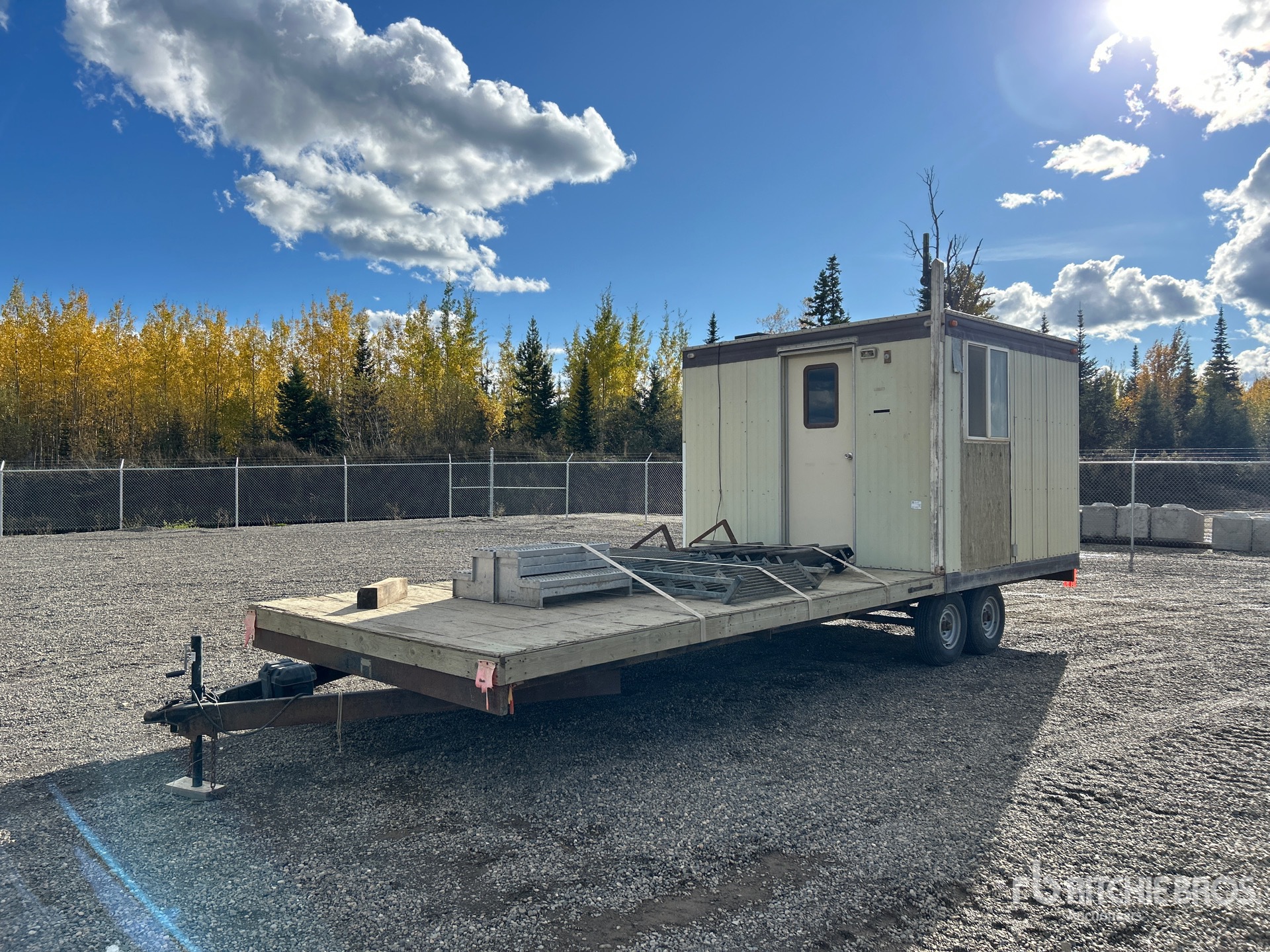 1993 Campmaster 26 ft x 9 ft 11 in T/A Office Trailer