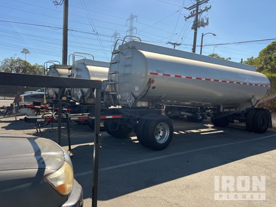 1996 Beall DOT406AL 5500 gal T/A Tank-Anhänger