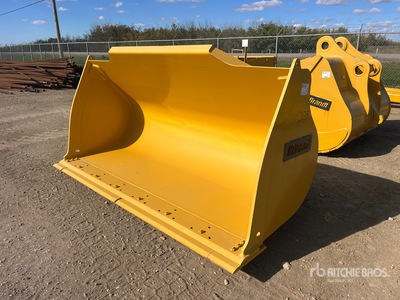 Brandt 98 in Q/C General Purpose Wheel Loader Bucket - Fits John Deere 444-624