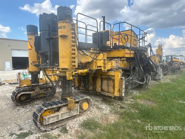 2007 Gomaco COMMANDER III GT6300 Slip Form Paver | Ritchie Bros ...