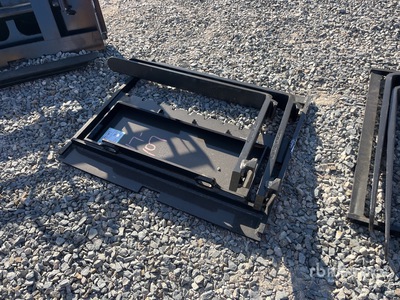 2025 GIYI GY-XHC 29 in Mini Skid Steer Forks (Unused)