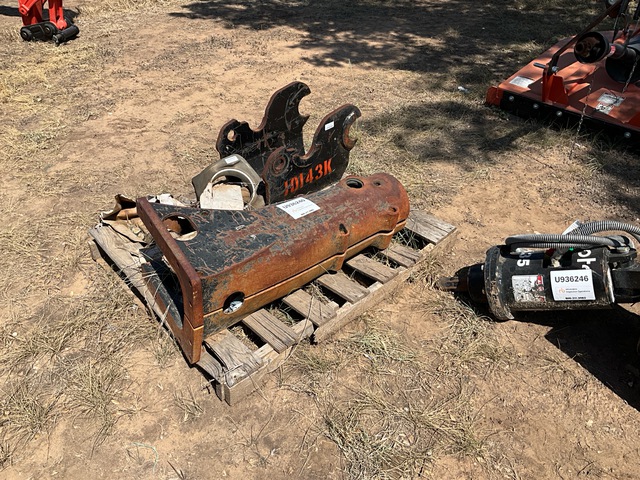 Land Pride AP-BR560 Hydraulic Breaker (Inoperable)