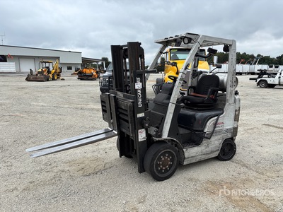 2013 Nissan MCP1F2A20LV 4000 lb Pneumatic Tire Forklift (Inoperable)