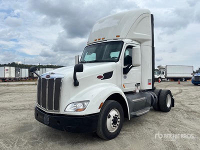 2017 Peterbilt 579 4x2 S/A Day Cab Truck Tractor