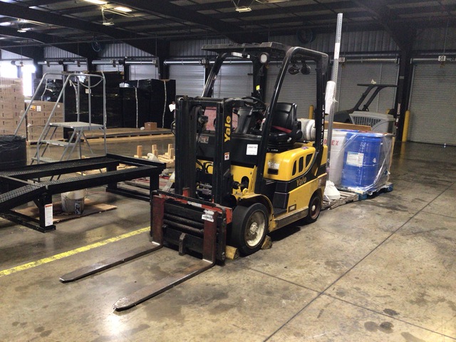 2016 Yale GC040LX 4000 lb Cushion Tire Forklift