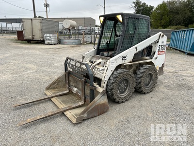 2013 Bobcat S130 Chargeuse à direction à glissement