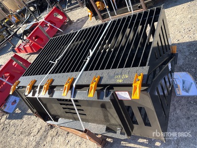 2025 GIYI GY-RB66 66 in Skid Steer Bucket (Unused)