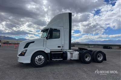 2018 Volvo VNL64300 6x4 T/A Day Cab Truck Tractor