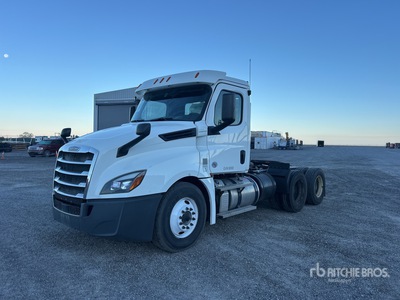 2020 Freightliner Cascadia 126 6x4 T/A Day Cab Truck Tractor
