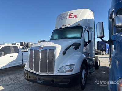 2015 Peterbilt 579 4x2 Day Cab Truck Tractor