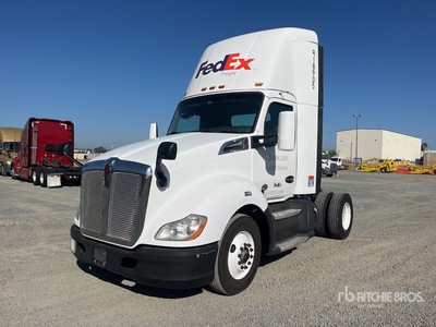 2017 Kenworth T680 4x2 تراكتور شاحنة (أحادي المحور)