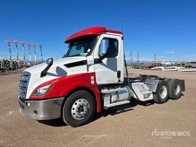 2020 Freightliner Cascadia 126 6x4 T/A Day Cab Truck Tractor
