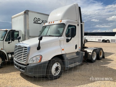 2015 Freightliner Cascadia 125 6x4 Ciągnik siodłowy T/A z kabiną dzienną