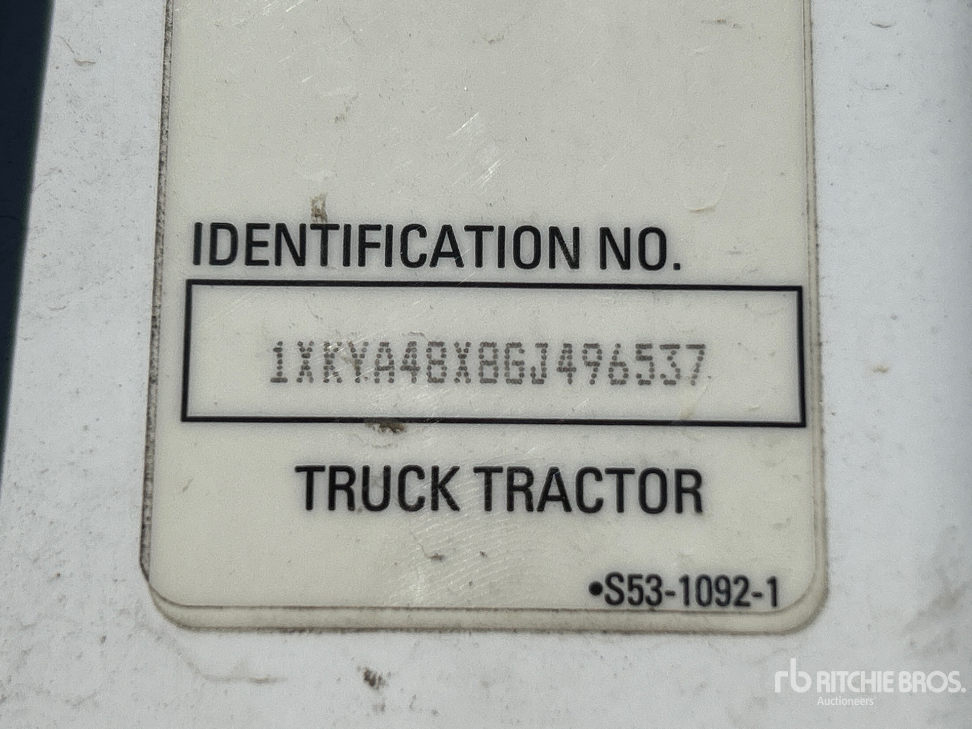 2016 Kenworth T680 4x2 Day Cab Truck Tractor (Inoperable)