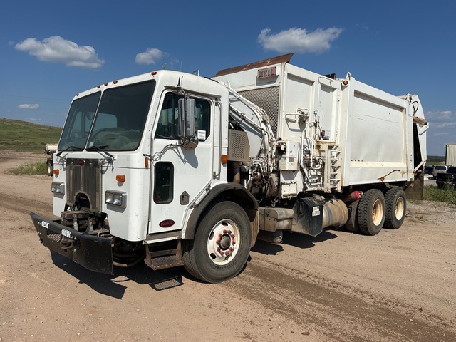 2010 Peterbilt 320 6x4 Side Loader Waste Collection Truck