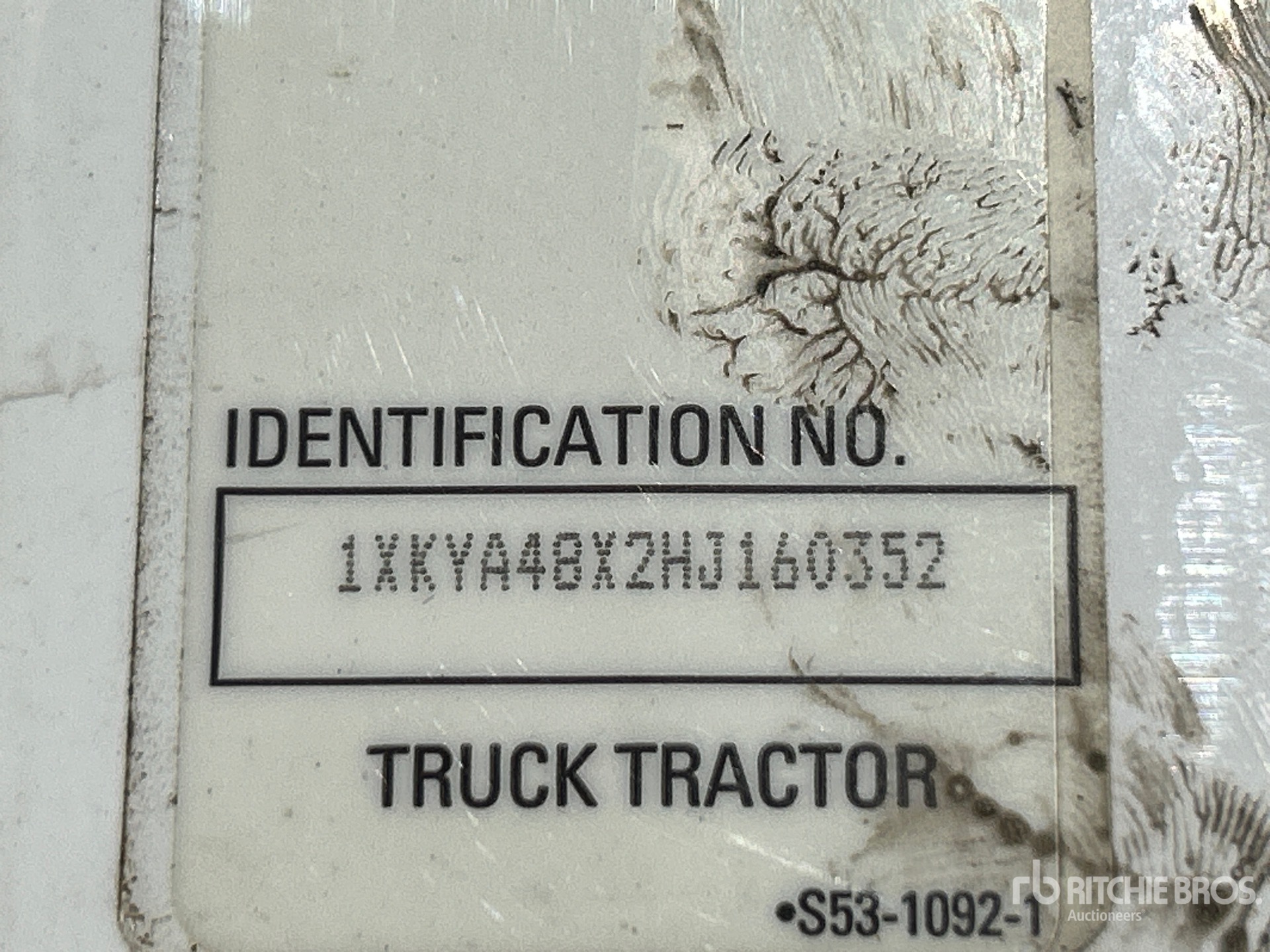 2017 Kenworth T680 4x2 Day Cab Truck Tractor