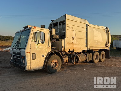 2014 Mack LEU613 6x4 Side Loader Waste Collection Truck
