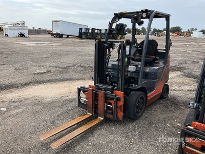 2014 Toyota 8FGCU20 4000 lb Pneumatic Tire Chariot Élévateur