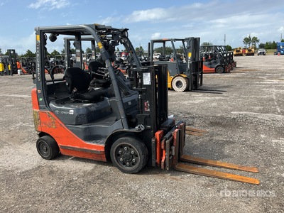 2014 Toyota 8FGCU20 4000 lb Pneumatic Tire Chariot Élévateur