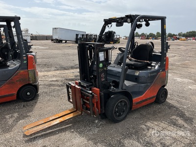 2014 Toyota 8FGCU20 4000 lb Pneumatic Tire Chariot Élévateur