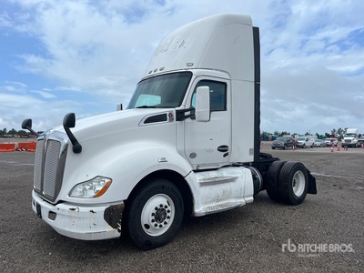 2015 Kenworth T680 4x2 S/A Day Cab Truck Tractor