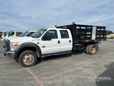 2011 Ford F-550 4x4 Crew Cab Camión plataforma volquete (Inoperable)