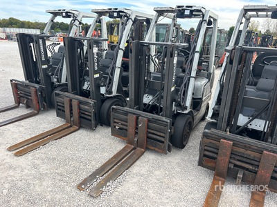 2013 Nissan MCP1F2A20LV 4000 lb Cushion Tire Forklift