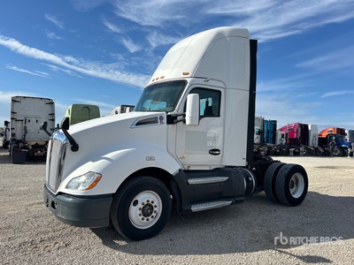 2016 Kenworth T680 4x2 トラックトラクター(S/A)