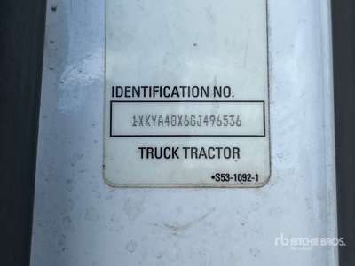 2016 Kenworth T680 4x2 S/A Day Cab Truck Tractor