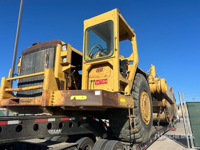 1974 Cat 651B جرار كشط