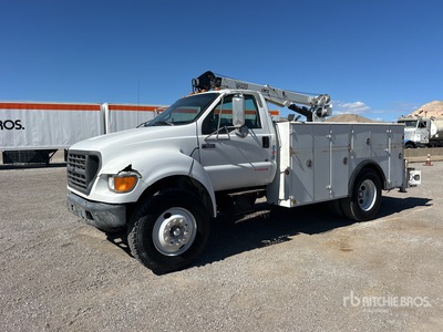 2002 Ford F-650 4x2 Camion de service