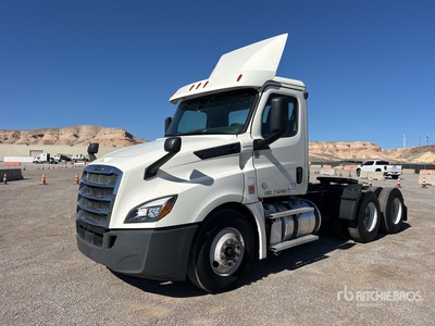 2019 Freightliner Cascadia 126 6x4 T/A Day Cab Truck Tractor