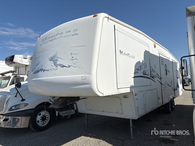 2005 Montana 34 ft T/A トラベルトレーラー