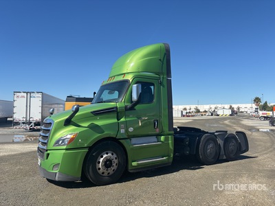 2019 Freightliner Cascadia 126 T/A Day Cab Truck Tractor
